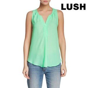 Lush Women's Green Split V-Neck‎ High-low Hem Sleeveless Top